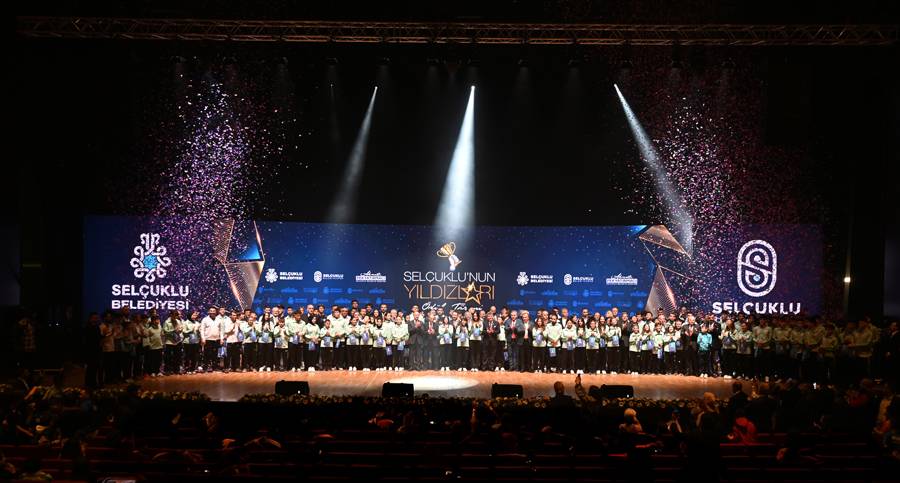 Selçuklu’nun başarısı salona sığmadı 16